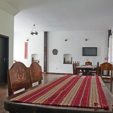 Hotel Sura Pietrei Craiului à Zărneşti Extérieur photo