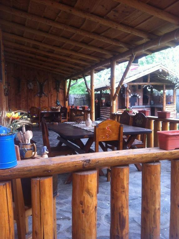 Hotel Sura Pietrei Craiului à Zărneşti Extérieur photo
