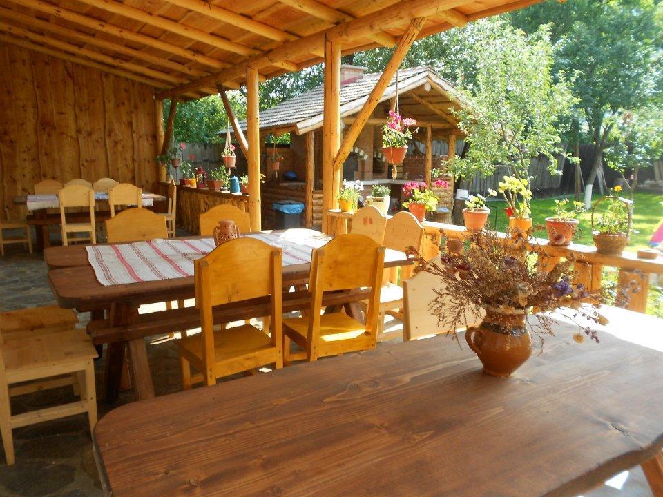 Hotel Sura Pietrei Craiului à Zărneşti Extérieur photo
