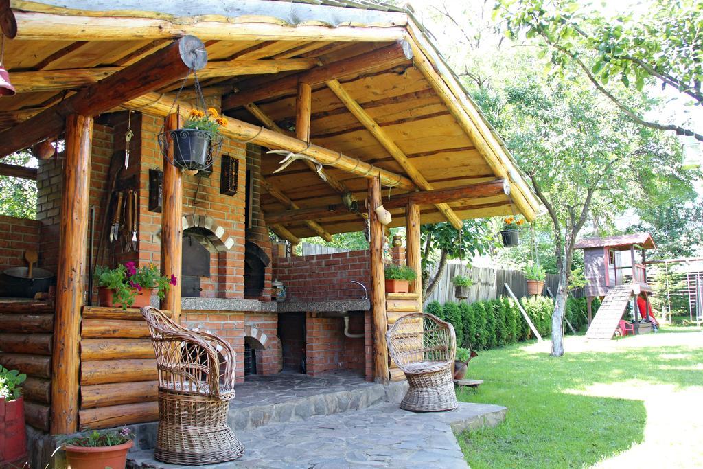 Hotel Sura Pietrei Craiului à Zărneşti Extérieur photo